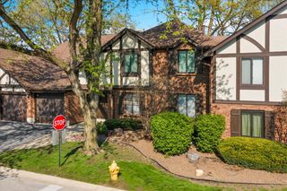 11301 Sycamore Lane 64B, Palos Hills, IL 60465