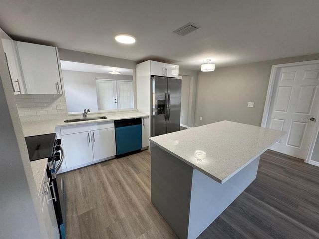12801 COLLEGE HILL DRIVE, Hudson, FL 34667