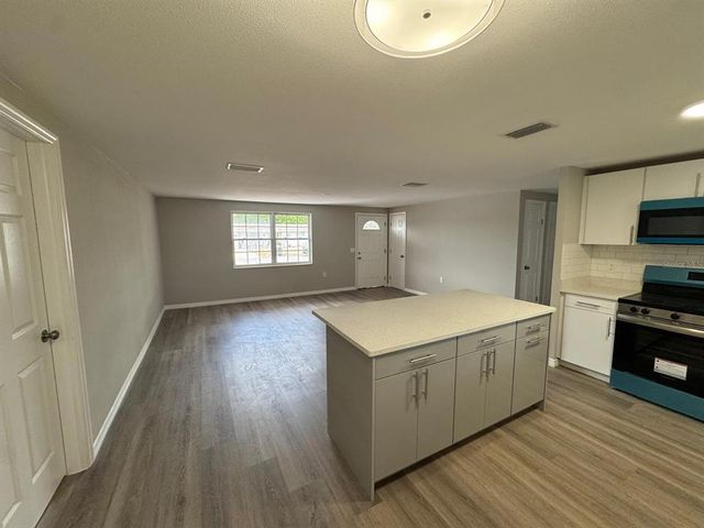 12801 COLLEGE HILL DRIVE, Hudson, FL 34667
