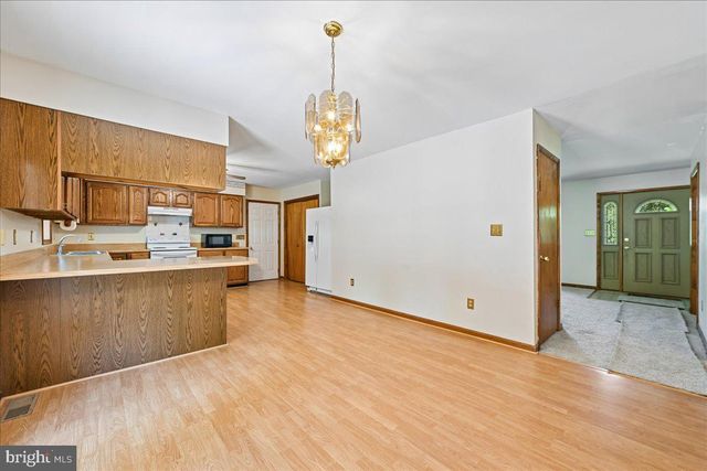 13245 CROOM RD, Upper Marlboro, MD 20772
