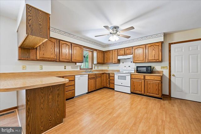 13245 CROOM RD, Upper Marlboro, MD 20772