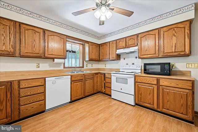 13245 CROOM RD, Upper Marlboro, MD 20772