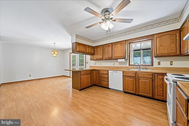 13245 CROOM RD, Upper Marlboro, MD 20772