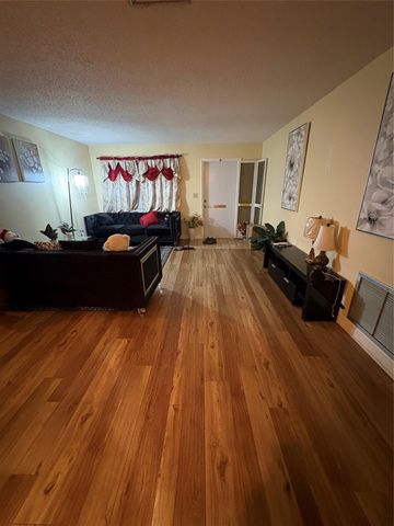 2392 SW 13th Terrace, Boynton Beach, FL 33426