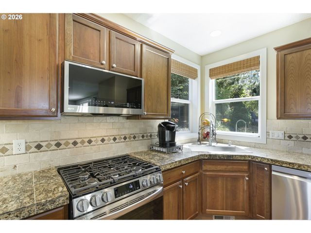 3614 Nw 24TH Cir, Camas, WA 98607