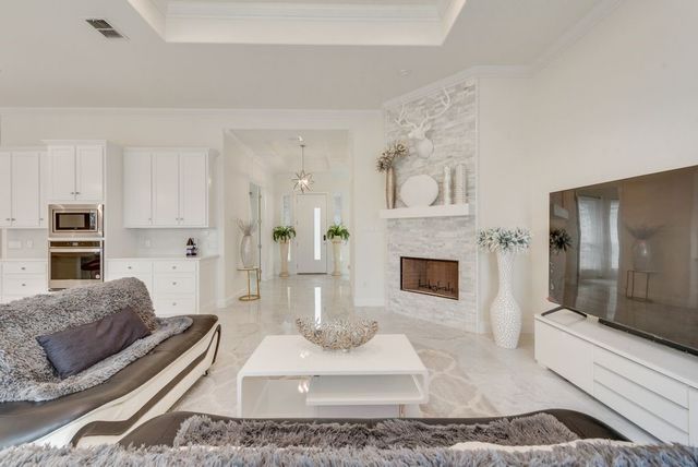 1424 Silent Springs Drive, Fort Worth, TX 76052