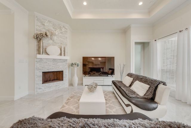 1424 Silent Springs Drive, Fort Worth, TX 76052