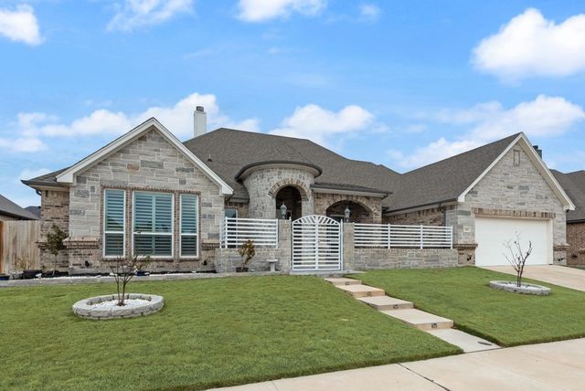 1424 Silent Springs Drive, Fort Worth, TX 76052