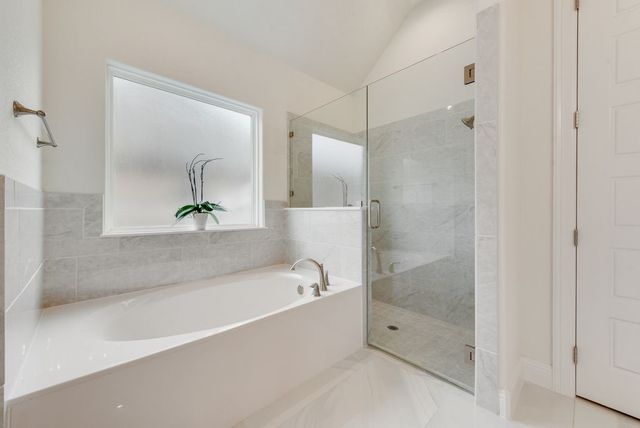 1424 Silent Springs Drive, Fort Worth, TX 76052