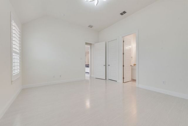 1424 Silent Springs Drive, Fort Worth, TX 76052