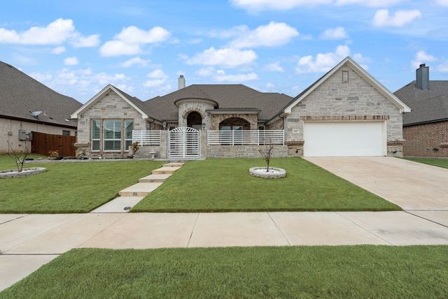 1424 Silent Springs Drive, Fort Worth, TX 76052
