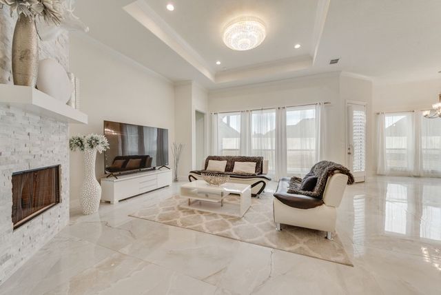 1424 Silent Springs Drive, Fort Worth, TX 76052