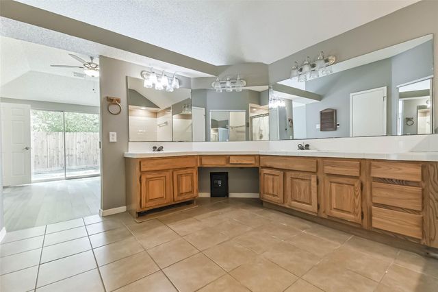 13855 Cherry Hollow Ln Lane, Houston, TX 77082