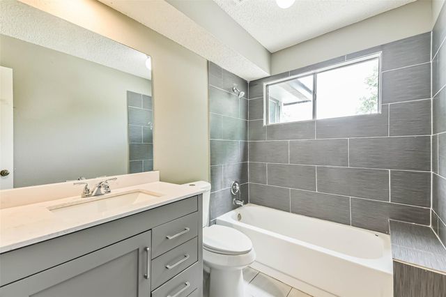 13855 Cherry Hollow Ln Lane, Houston, TX 77082