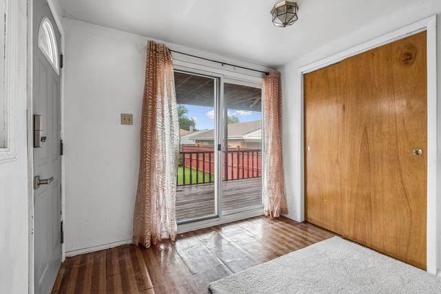 4916 N Rutherford Avenue, Chicago, IL 60656
