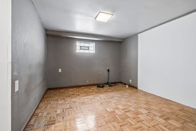 4916 N Rutherford Avenue, Chicago, IL 60656