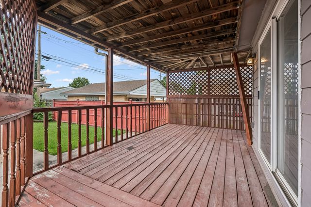 4916 N Rutherford Avenue, Chicago, IL 60656