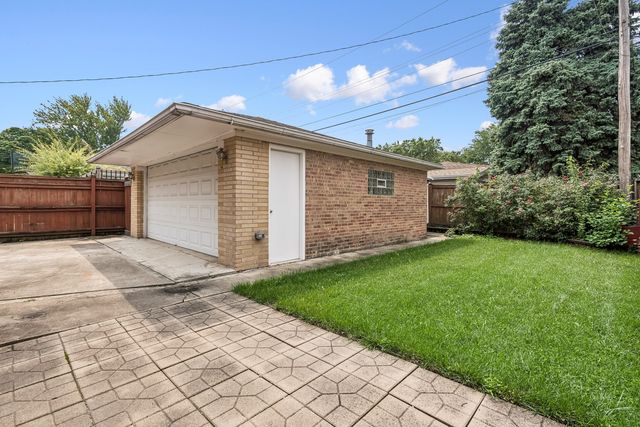 4916 N Rutherford Avenue, Chicago, IL 60656