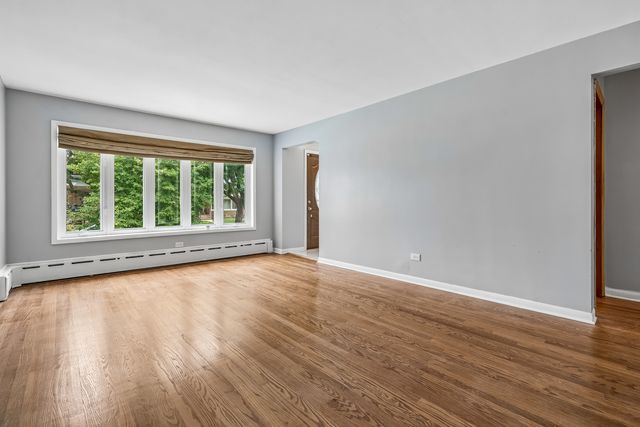 4916 N Rutherford Avenue, Chicago, IL 60656