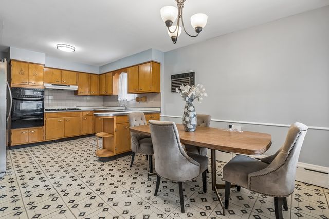 4916 N Rutherford Avenue, Chicago, IL 60656