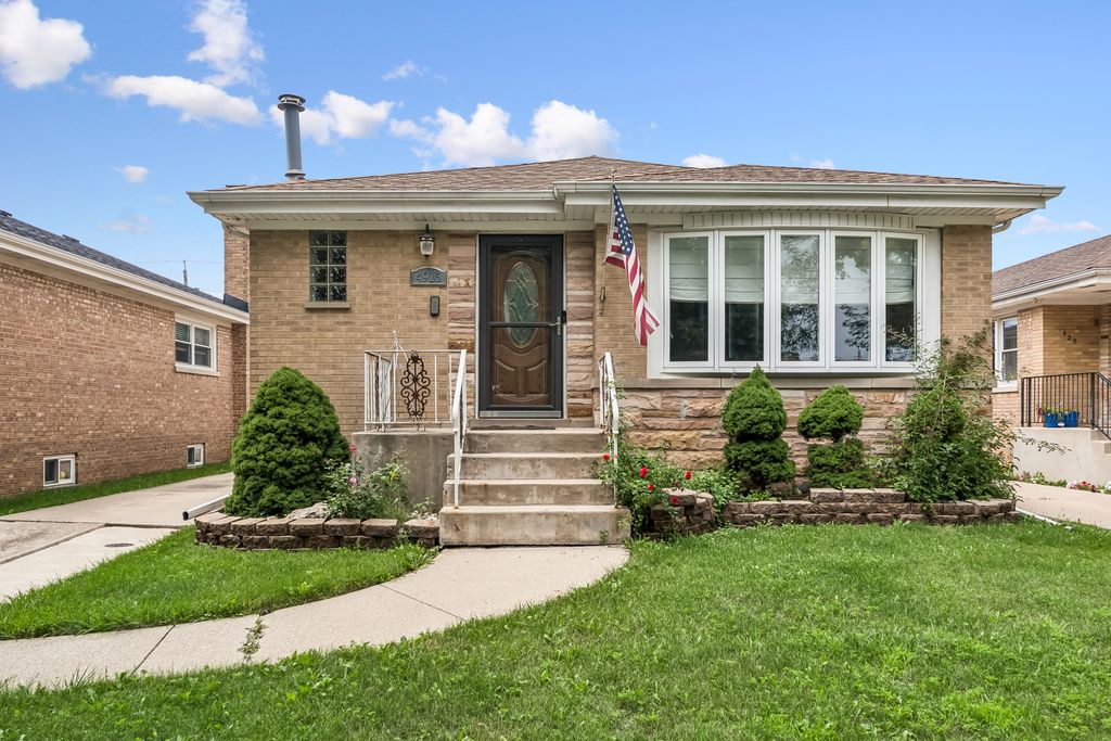 4916 N Rutherford Avenue, Chicago, IL 60656