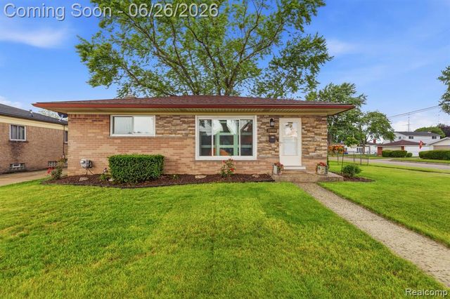 31469 Newport Drive, Warren, MI 48088