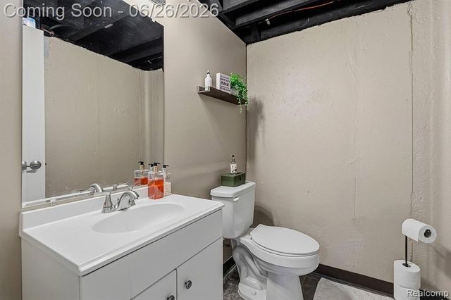 31469 Newport Drive, Warren, MI 48088