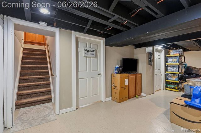 31469 Newport Drive, Warren, MI 48088