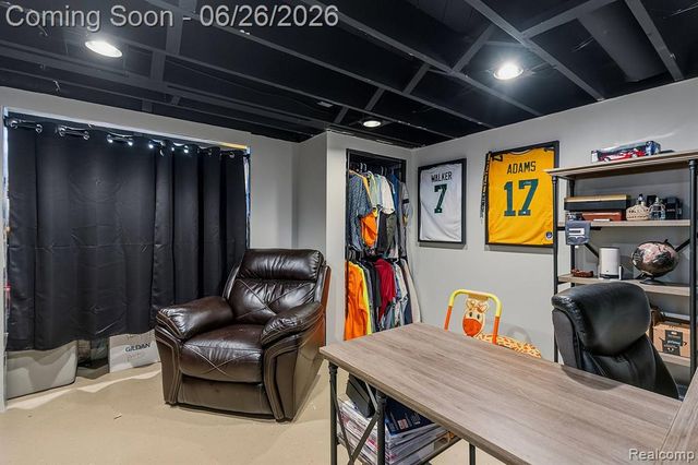 31469 Newport Drive, Warren, MI 48088
