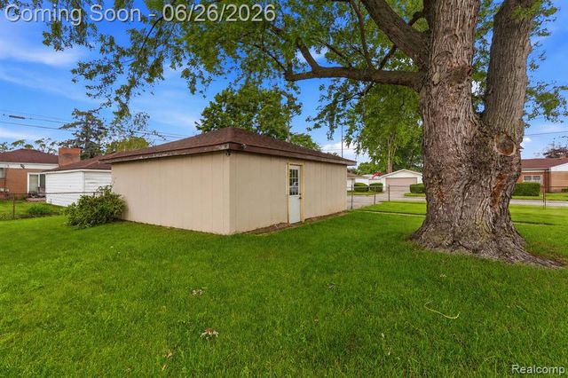 31469 Newport Drive, Warren, MI 48088