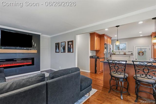31469 Newport Drive, Warren, MI 48088