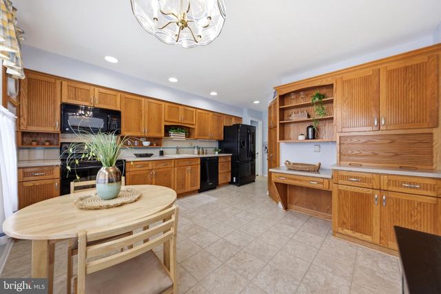 116 PINE VALLEY RD, Cherry Hill, NJ 08034