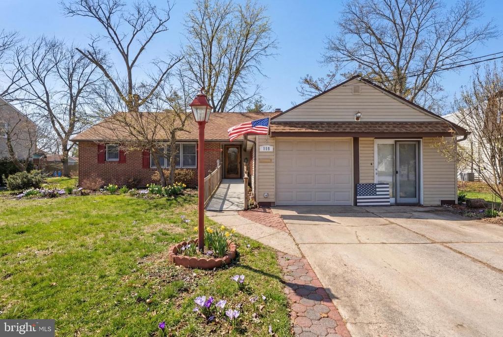 116 PINE VALLEY RD, Cherry Hill, NJ 08034