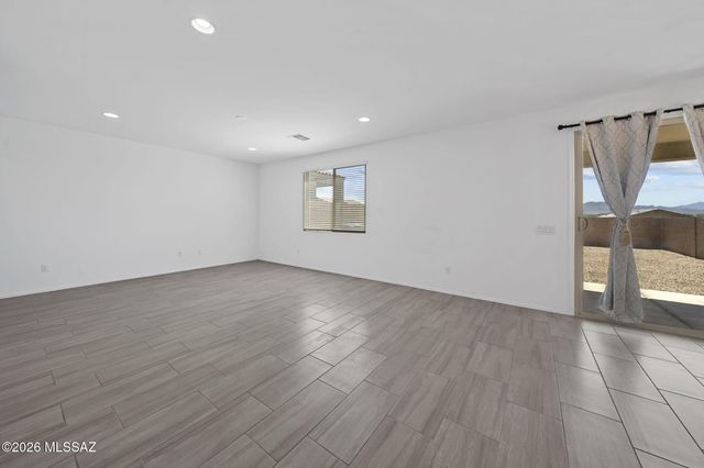 14020 E Golden Oaks Road, Vail, AZ 85641