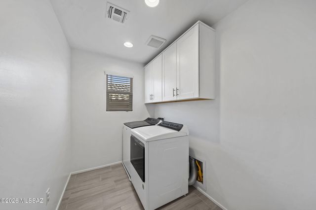 14020 E Golden Oaks Road, Vail, AZ 85641