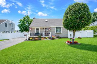 7 Farmedge Road, Bethpage, NY 11714