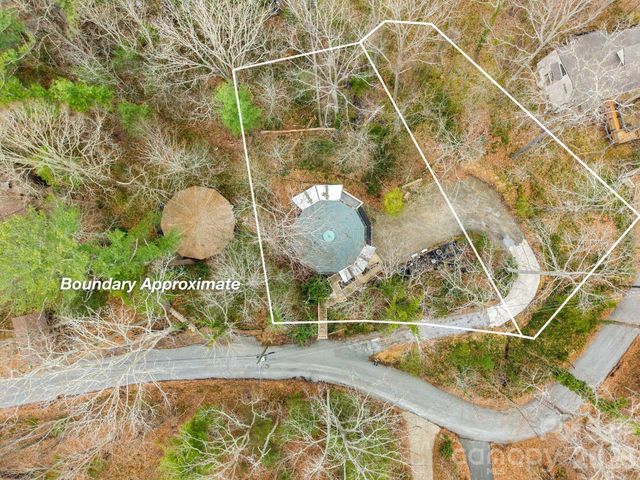 99999 Sunset Drive, Asheville, NC 28804