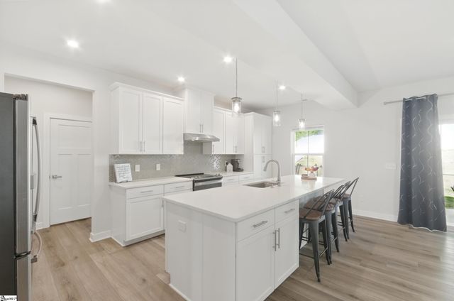 229 Hollythorpe Lane, Fountain Inn, SC 29644