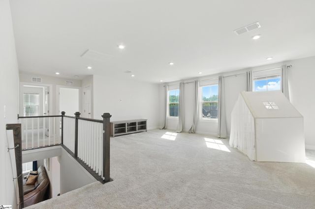 229 Hollythorpe Lane, Fountain Inn, SC 29644