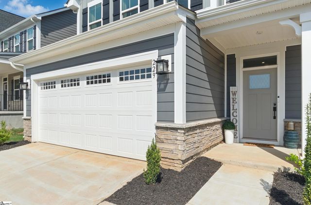 229 Hollythorpe Lane, Fountain Inn, SC 29644