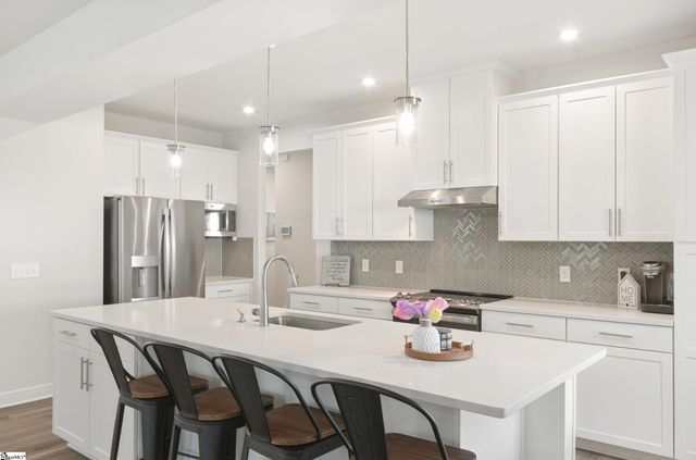 229 Hollythorpe Lane, Fountain Inn, SC 29644