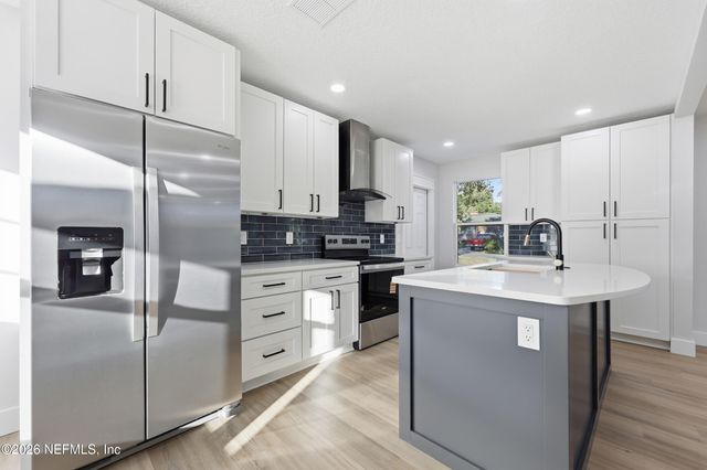 1440 HARBOR OAKS Road, Jacksonville, FL 32207