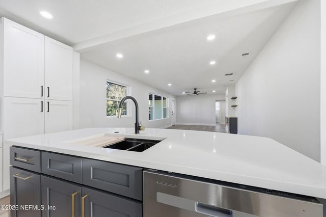 1440 HARBOR OAKS Road, Jacksonville, FL 32207