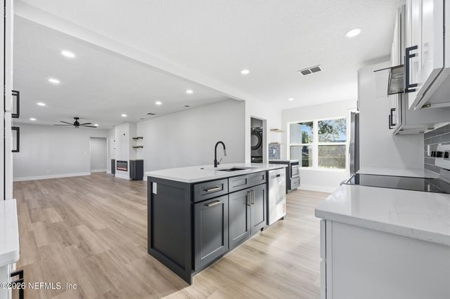 1440 HARBOR OAKS Road, Jacksonville, FL 32207