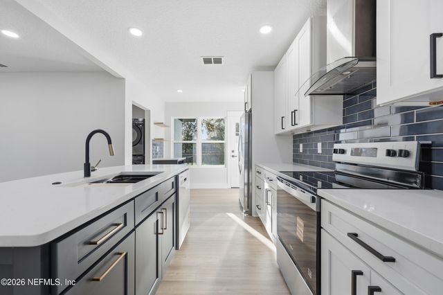 1440 HARBOR OAKS Road, Jacksonville, FL 32207