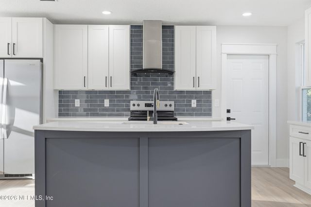 1440 HARBOR OAKS Road, Jacksonville, FL 32207