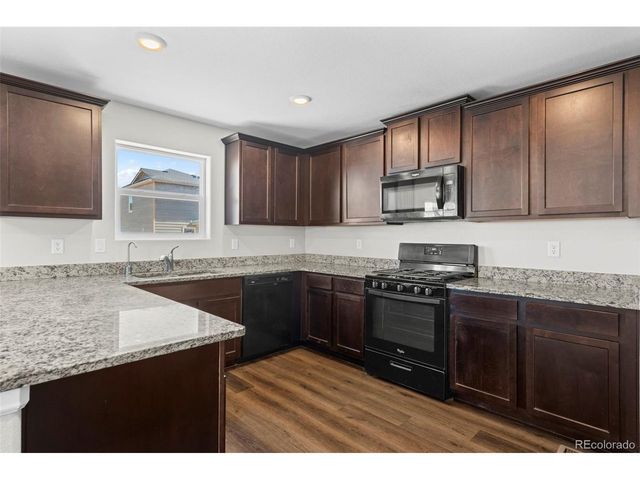 2082 Monte Vista Dr, Lochbuie, CO 80603