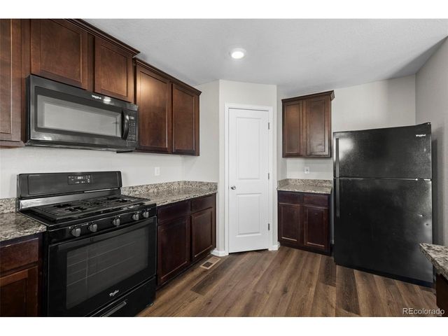 2082 Monte Vista Dr, Lochbuie, CO 80603