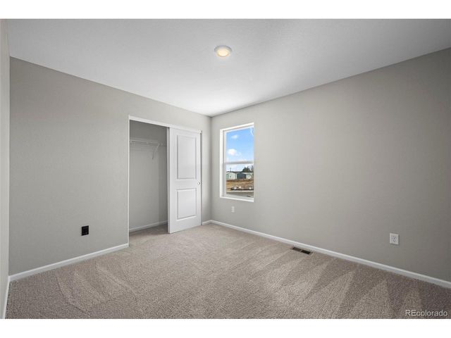 2082 Monte Vista Dr, Lochbuie, CO 80603