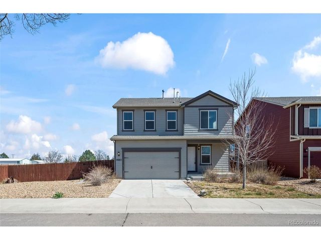 2082 Monte Vista Dr, Lochbuie, CO 80603
